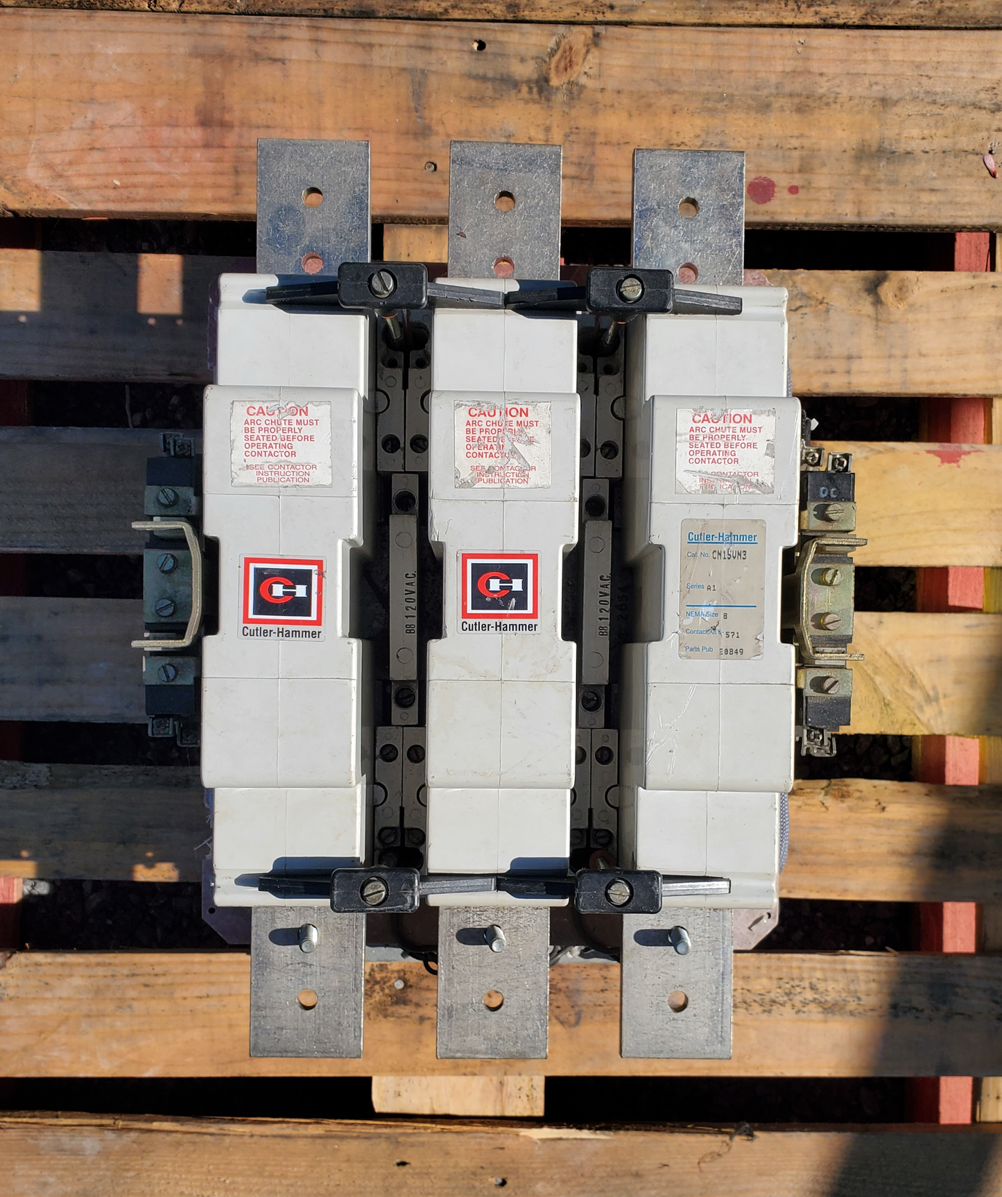 CN15VN3A Magnetic Motor Contactor, A Series, NEMA Size 8, 1215 Amps, 3 Poles, 120V AC Coil, Full Voltage 600VAC, Open Style No Enclosure, Non-Reversing, Max HP Ratings: 400 @ 208VAC, 450 @ 240VAC, 900 @ 480VAC, 900 @ 600VAC, No Terminals Standar. New Surplus and Certified Reconditioned with 1 Year Warranty.